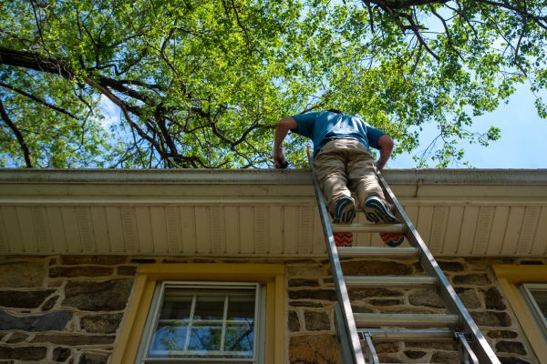 Industrial Gutter Cleaning in Summerville